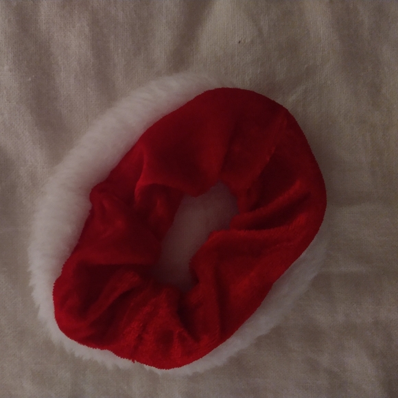 Miscellaneous Hair scrunchies - Picture 5 of 5